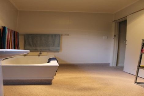 Photo of property in 16 Whaka Street, Maungaturoto, 0520