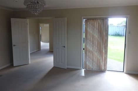 Photo of property in 21 Parkhaven Drive, Rosehill, Papakura, 2113