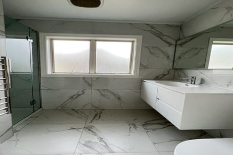 Photo of property in 14 Mcfetridge Place, Hillcrest, Auckland, 0627