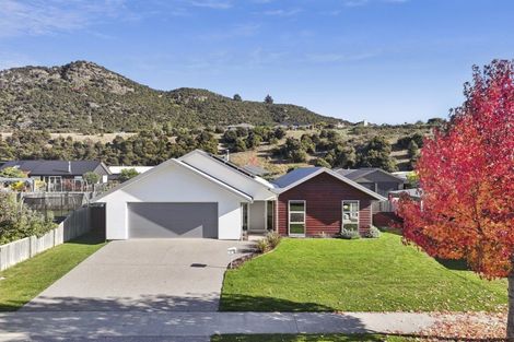 Photo of property in 10 Snowberry Street, Albert Town, Wanaka, 9305