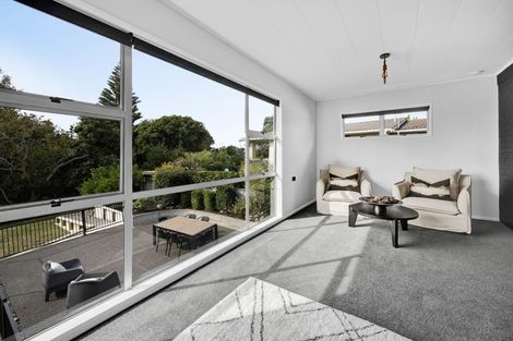 Photo of property in 20 Truby King Street, Merrilands, New Plymouth, 4312