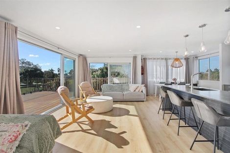 Photo of property in 172 Torkar Road, Clarks Beach, 2122