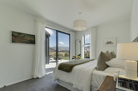 Photo of property in 52 Cunninghams Drive, Jacks Point, Queenstown, 9371