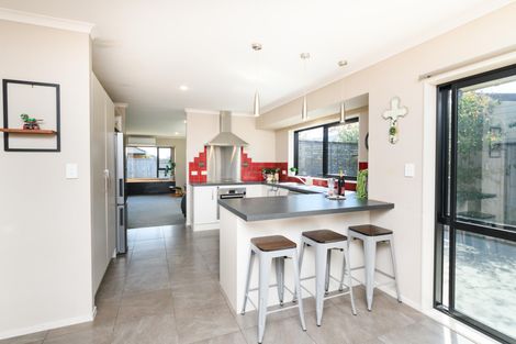 Photo of property in 23 Walnut Grove, Kelvin Grove, Palmerston North, 4414