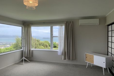 Photo of property in 3 Maple Grove, Maungaraki, Lower Hutt, 5010