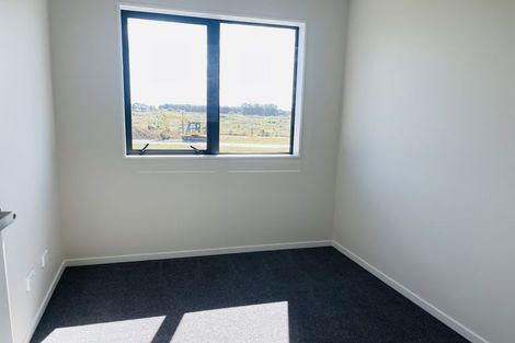 Photo of property in 20 Mene Way, Karaka, 2113