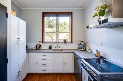 Photo of property in 6 Little Burke Street, Hospital Hill, Napier, 4110