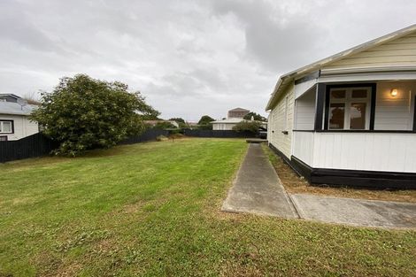 Photo of property in 163 Cornfoot Street, Castlecliff, Whanganui, 4501