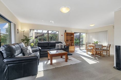 Photo of property in 2/8 Harley Road, Hauraki, Auckland, 0622