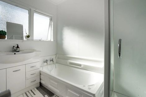 Photo of property in 12 Orsova Place, Lynfield, Auckland, 1042