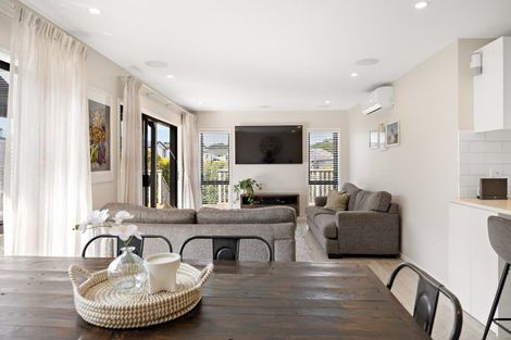 Photo of property in 60 Matua Road, Huapai, Kumeu, 0810