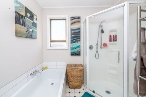 Photo of property in 32 Victoria Street, Carterton, 5713