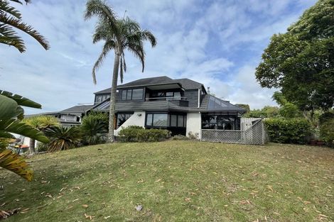 Photo of property in 1 Calypso Place, Rothesay Bay, Auckland, 0630