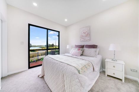 Photo of property in 8 Evergreen Parade, Rosehill, Papakura, 2113