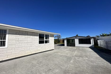 Photo of property in 4 Convair Crescent, Mangere, Auckland, 2022