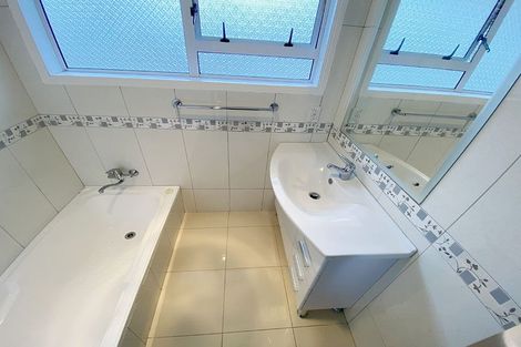 Photo of property in 3 Larne Avenue, Pakuranga Heights, Auckland, 2010