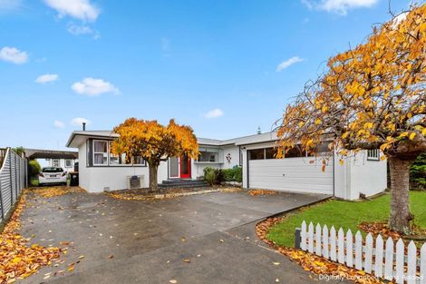 Photo of property in 33 Sutherland Crescent, Westbrook, Palmerston North, 4412