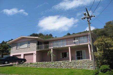 Photo of property in 61 Milton Terrace, Picton, 7220