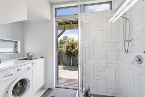 Photo of property in 14a Holiday Road, Stanmore Bay, Whangaparaoa, 0932