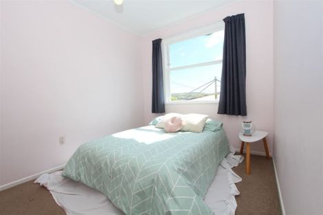 Photo of property in 81 Beazley Avenue, Paparangi, Wellington, 6037