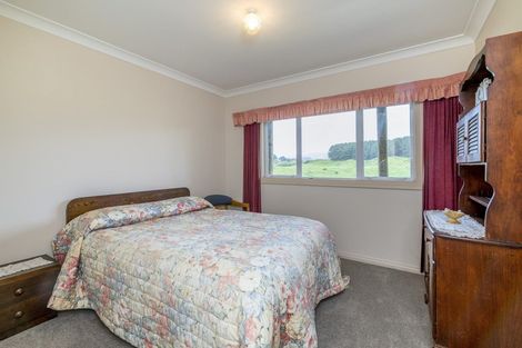 Photo of property in 72 Toi Street, Otaki Beach, Otaki, 5512