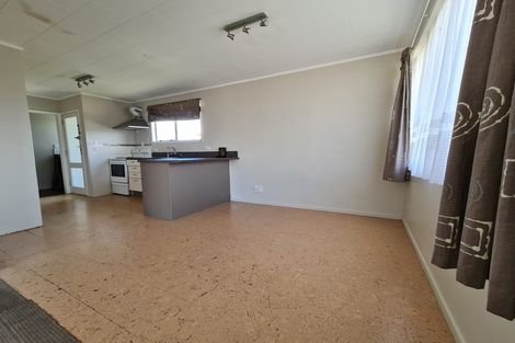 Photo of property in 3 Pukeroa Place, Papakura, 2110