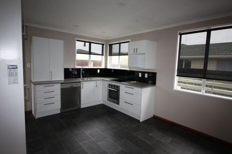 Photo of property in 12 Raglan Avenue, Cloverlea, Palmerston North, 4412