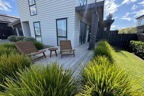 Photo of property in 16 Mutetai Road, Clarks Beach, 2122