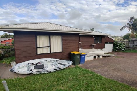 Photo of property in 2/12 Heathglen Place, Bayview, Auckland, 0629