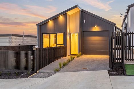 Photo of property in 32 Mahinga Kai Road, Orewa, 0931