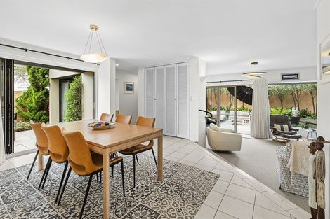 Photo of property in Highwic, 1/32 Hobson Street, Thorndon, Wellington, 6011