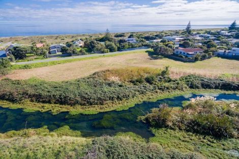 Photo of property in 34 Kapiti Lane, Otaki Beach, Otaki, 5512