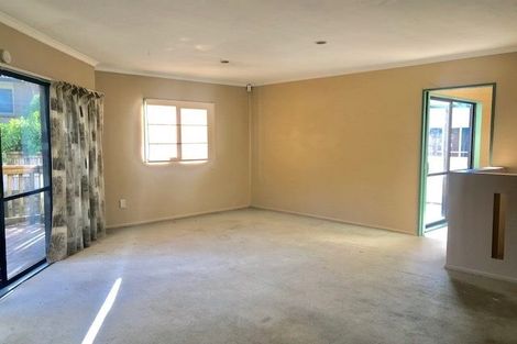 Photo of property in 39 Makora Road, Massey, Auckland, 0614