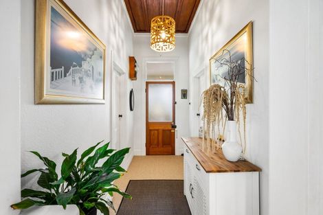 Photo of property in 409 Alexandra Street, Hastings, 4122