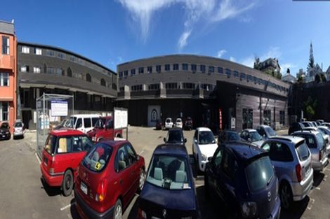 Photo of property in 8 Torrens Terrace, Mount Cook, Wellington, 6011