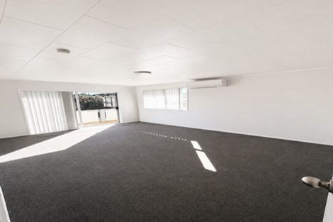 Photo of property in 1/21 Bonito Place, Bayview, Auckland, 0629