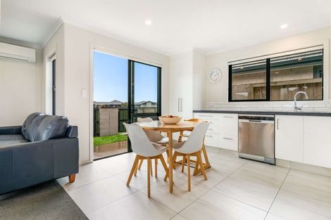 Photo of property in 77 Union Drive, Papamoa, 3118