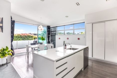 Photo of property in 42 Livingstone Street, Westmere, Auckland, 1022