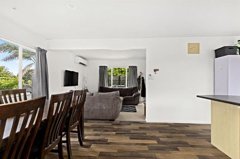 Photo of property in 53a Springs Road, Parakai, 0830