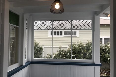 Photo of property in 11 Hanlon Crescent, Narrow Neck, Auckland, 0624