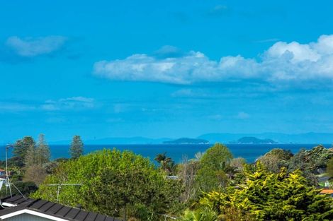 Photo of property in 95 Weatherly Road, Torbay, Auckland, 0630