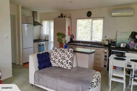 Photo of property in 34a Shakespear Road, Army Bay, Whangaparaoa, 0930