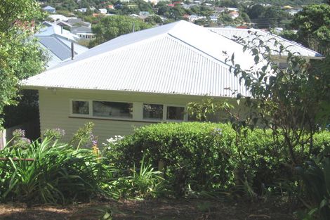 Photo of property in 81 Harbour View Road, Northland, Wellington, 6012