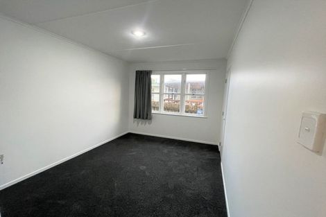Photo of property in 21 Chilcott Road, Henderson, Auckland, 0612