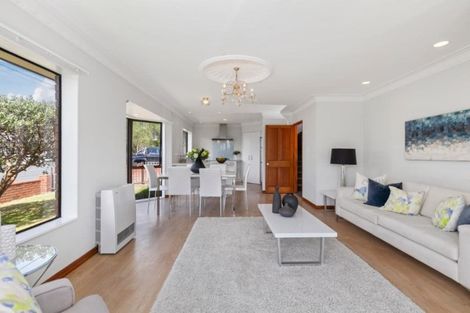 Photo of property in 2/20a Old Lake Road, Narrow Neck, Auckland, 0624