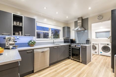 Photo of property in 140 Main Road, Titahi Bay, Porirua, 5022