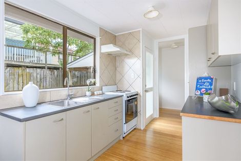 Photo of property in 1/66 Kamara Road, Glen Eden, Auckland, 0602