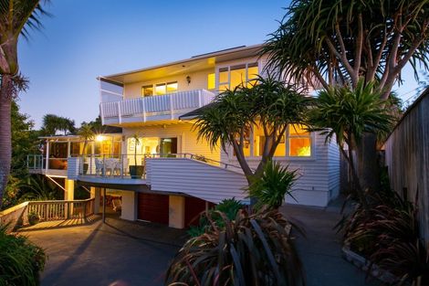 Photo of property in 105 Vivian Street, New Plymouth, 4310