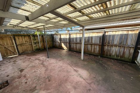 Photo of property in 2 Framalda Place, Conifer Grove, Takanini, 2112