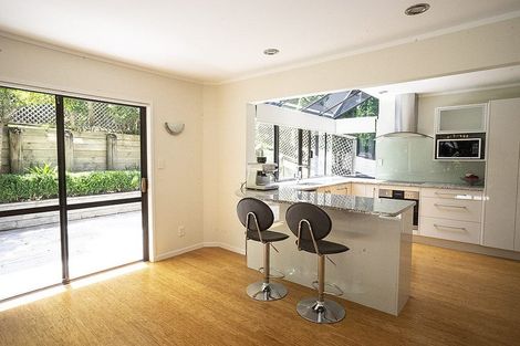 Photo of property in 17 Homewood Place, Chatswood, Auckland, 0626